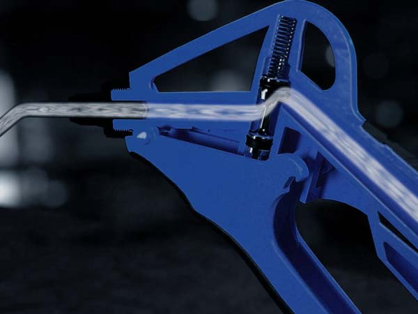 Pistola de ar comprimido CEJN Série 208 com corpo leve, bico angular e design ergonômico para uso industrial.