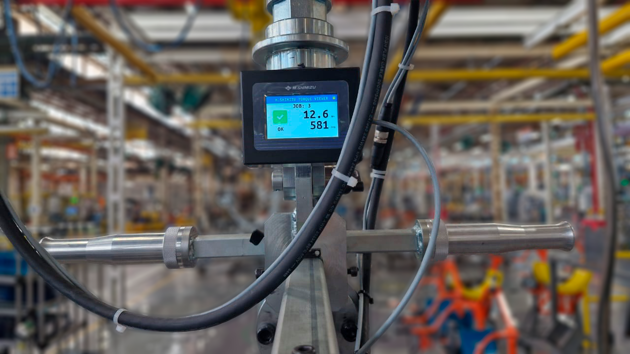 Torque Viewer M. Shimizu para visualização de resultados de torque em tempo real com comunicação RS-232 para linhas industriais.